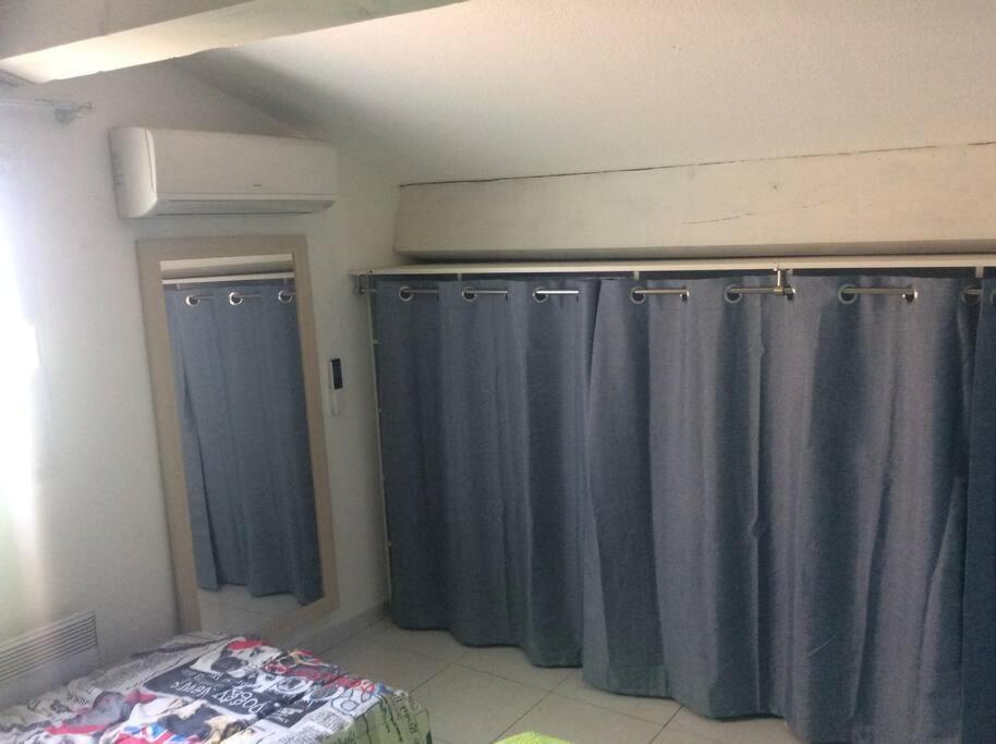 Holiday home Jolie Petite Climatisee Proche De La *